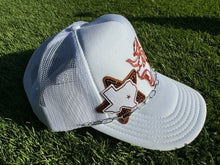 Load image into Gallery viewer, Texas Longhorn Trucker Hat