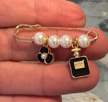 Load image into Gallery viewer, Bow &amp; Pearl Charm Pins