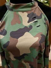 Load image into Gallery viewer, Cold Shoulder Camo Top