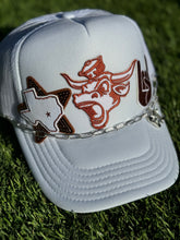 Load image into Gallery viewer, Texas Longhorn Trucker Hat