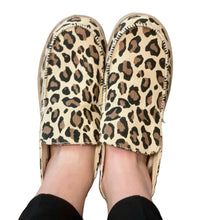 Load image into Gallery viewer, Leopard Slide On Shoes