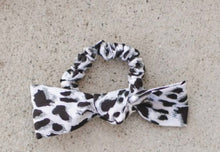 Load image into Gallery viewer, Hair Ties - The Barron Boutique