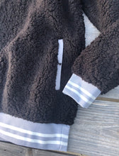 Load image into Gallery viewer, Vintage Sherpa Pullover (Black or Cream) - The Barron Boutique