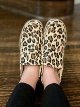 Load image into Gallery viewer, Leopard Slide On Shoes