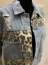 Load image into Gallery viewer, Leopard Patchwork Blue Jean Denim Jacket