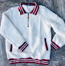 Load image into Gallery viewer, Vintage Sherpa Pullover (Black or Cream) - The Barron Boutique