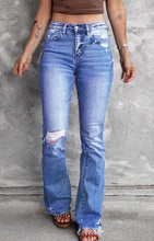 Load image into Gallery viewer, Classic Cut Denim Jeans